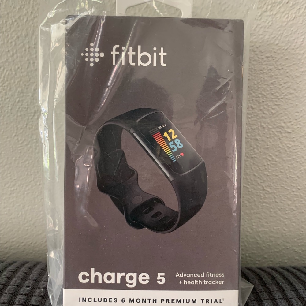 NEW Fitbit Charge 5 Sealed